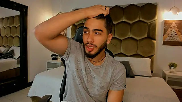 Franco banderas online show from February 26, 10:15 am