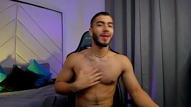 Franco banderas online show from January 17, 1:04 pm