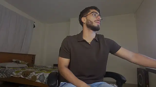 Franco banderas online show from April 18, 3:53 am