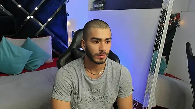 Franco banderas online show from December 17, 12:54 pm