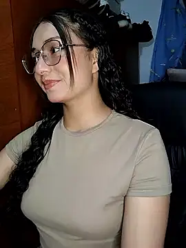 Gwen Sweet online show from January 10, 1:01 am