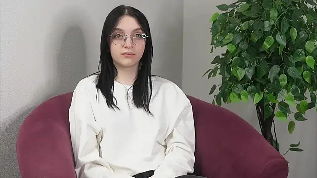 AmyDilox online show from December 1, 5:41 am