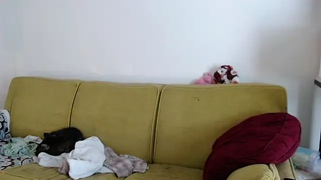 DeliaBlew online show from May 18, 5:51 pm