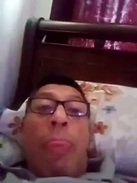 Snapshot of JRAdams23 chatting on December 13, 8:37 pm JRAdams23 online show from December 13, 8:37 pm