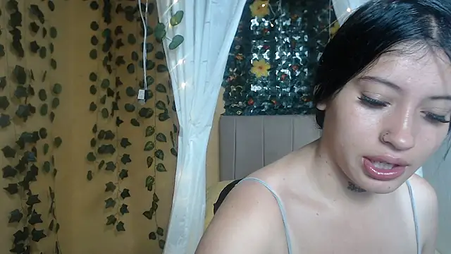 Snapshot of karen_888 chatting on December 19, 1:57 pm karen 888 online show from December 19, 1:57 pm