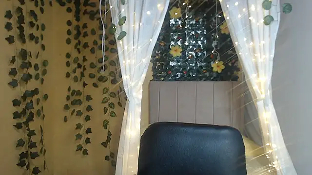 Snapshot of karen_888 chatting on December 18, 2:54 pm karen 888 online show from December 18, 2:54 pm