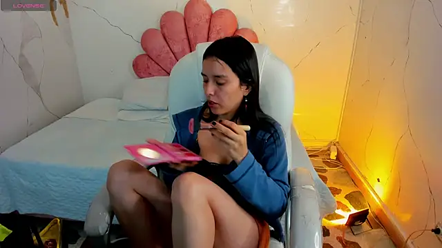 Snapshot of Cherrybombs_ chatting on February 20, 12:51 pm Cherrybombs online show from February 20, 12:51 pm