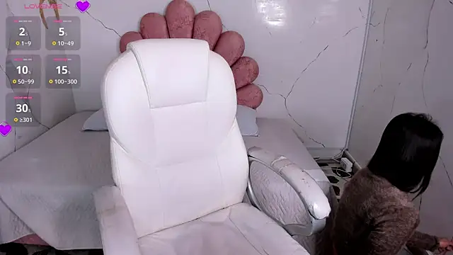 Cherrybombs  online show from March 30, 12:50 pm