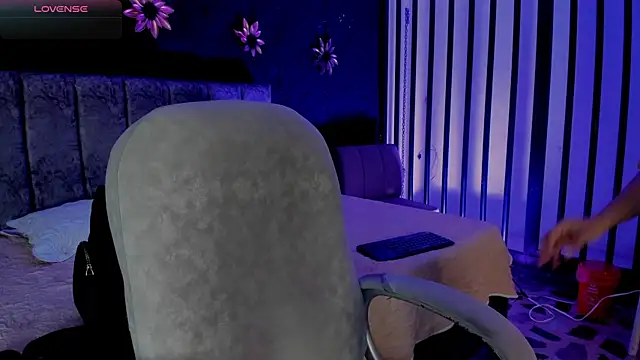 Cherrybombs  online show from April 23, 4:08 am