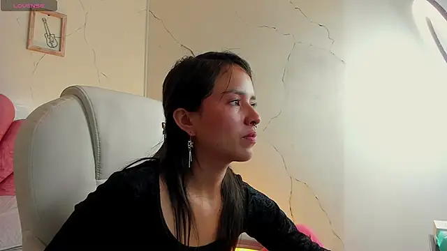 Snapshot of Cherrybombs_ chatting on February 4, 1:17 pm Cherrybombs online show from February 4, 1:17 pm