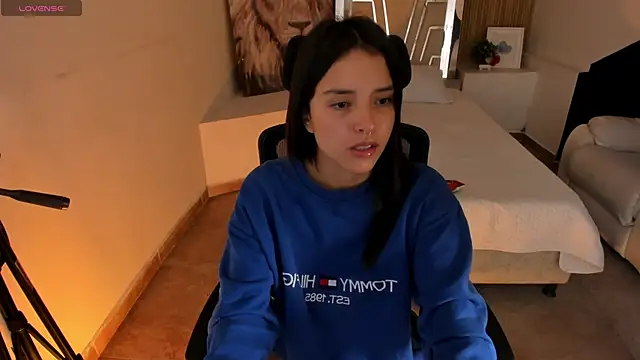 Cherrybombs  online show from April 7, 2:24 am