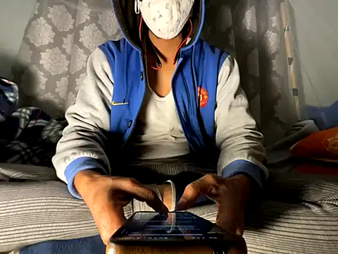 hunterboy2001 online show from November 30, 4:08 pm