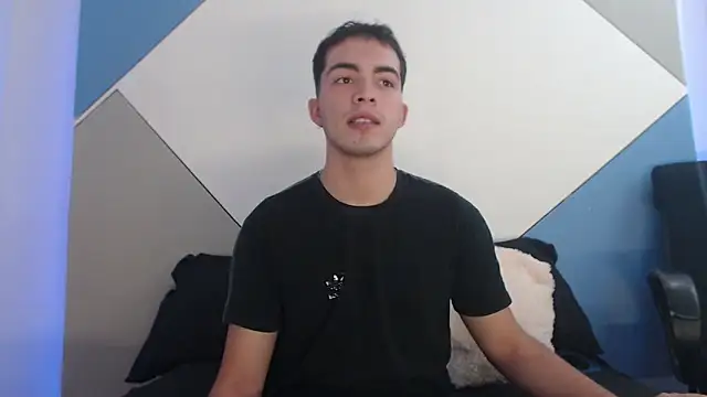 Snapshot of Bruno_steel1 chatting on December 2, 1:24 pm Bruno steel1 online show from December 2, 1:24 pm