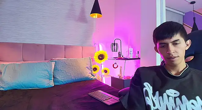 Bella Damon  online show from January 12, 11:20 pm