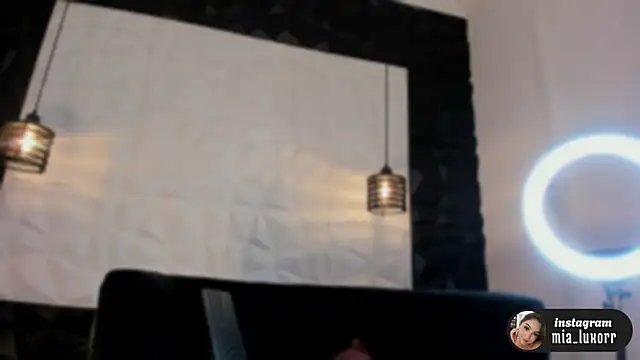 Mia Luxor online show from February 23, 11:44 am