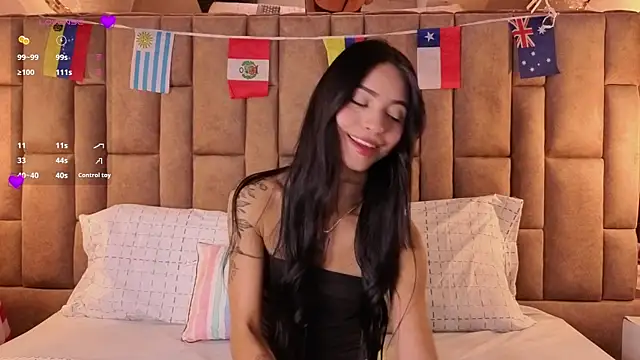 BrianaJhons19 online show from July 7, 8:12 pm