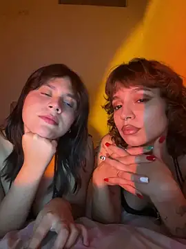 Snapshot of sarita_bibies19 chatting on December 16, 6:28 am sarita bibies19 online show from December 16, 6:28 am