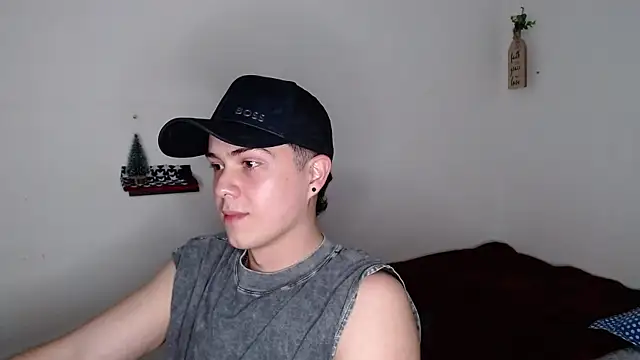 Snapshot of oak_david chatting on December 17, 11:54 pm oak david online show from December 17, 11:54 pm