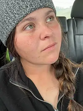 Snapshot of WattledFourth chatting on December 15, 8:25 pm WattledFourth online show from December 15, 8:25 pm