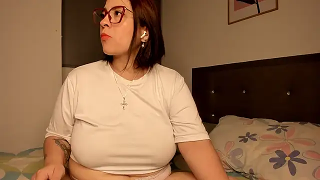 Snapshot of Meggan_Moree chatting on July 16, 11:46 pm Meggan Moree online show from July 16, 11:46 pm