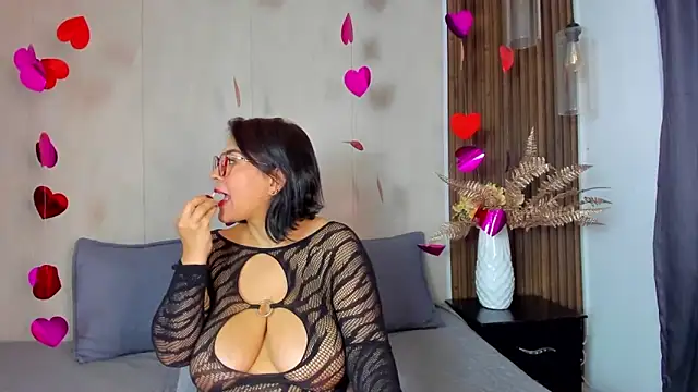 Meggan Moree online show from February 26, 6:30 pm