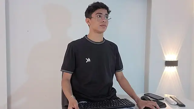 CharmingJeremy  online show from December 1, 12:28 pm