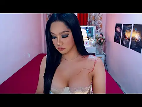 UrScreenGoddess online show from April 15, 1:00 am