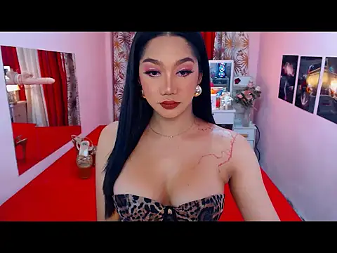 UrScreenGoddess online show from June 5, 12:15 am