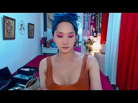 UrScreenGoddess online show from December 18, 8:56 pm