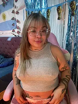 Lindalatina2001 online show from July 1, 3:51 am