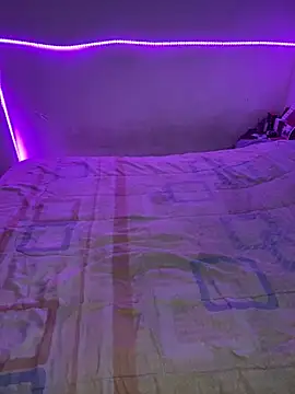 Lindalatina2001 online show from February 25, 1:39 am