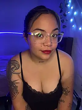 Lindalatina2001 online show from January 14, 12:14 am