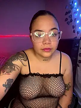 Lindalatina2001 online show from January 14, 11:41 pm