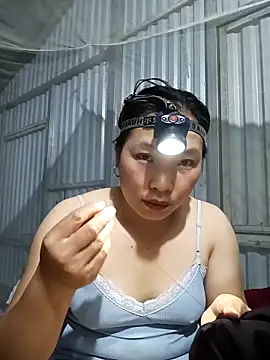 Evelyn-n online show from March 30, 1:45 pm