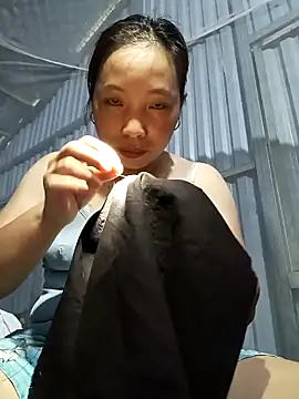 Evelyn-n online show from February 18, 1:58 am