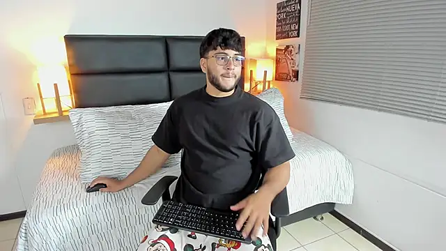 mike foxxx  online show from January 7, 1:38 pm