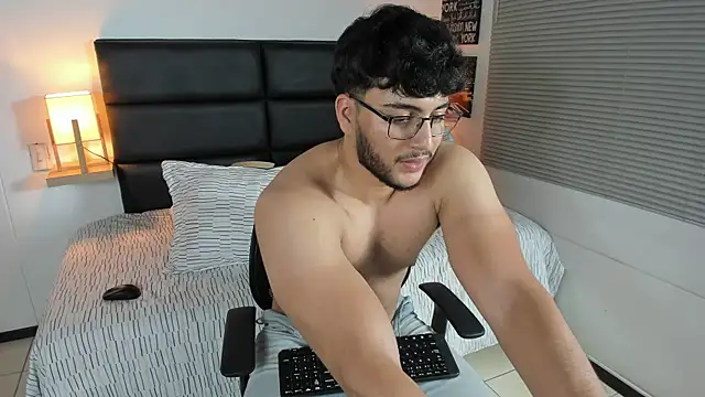 mike foxxx  online show from January 5, 5:27 pm