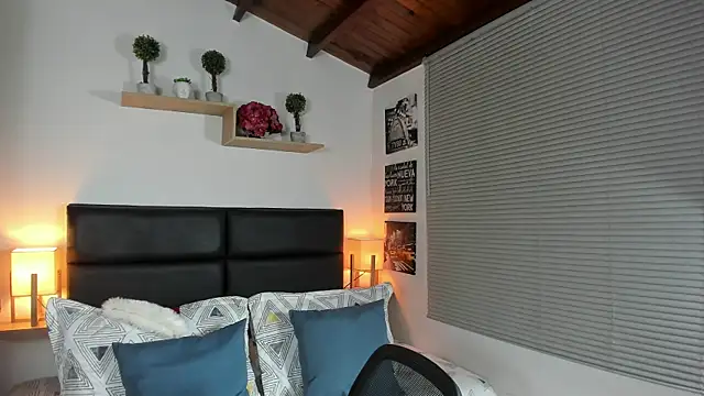 mike foxxx  online show from December 20, 2:47 am