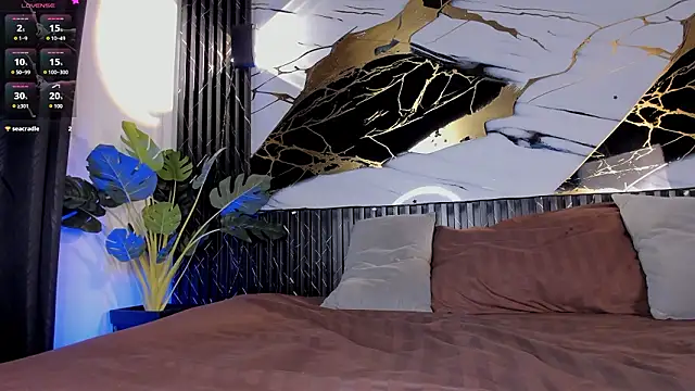 alivega  online show from February 24, 11:05 pm