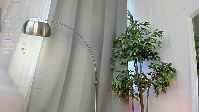 SoftDreamer online show from April 17, 2:09 pm