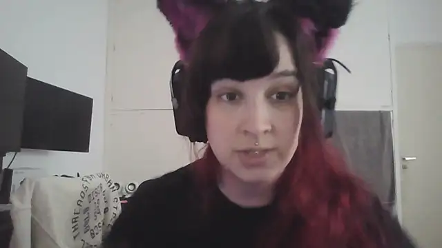 Snapshot of Darkytah chatting on February 17, 3:20 pm Darkytah online show from February 17, 3:20 pm