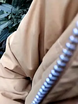 iam-eli online show from February 6, 1:23 am