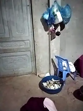 iam-eli online show from December 13, 10:49 pm