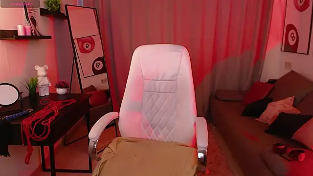 Eliza Bennet online show from February 9, 7:39 am