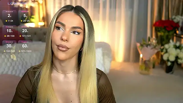 ChloeVelvetx online show from March 26, 9:46 pm