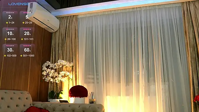 Snapshot of ChloeVelvetx chatting on March 3, 9:44 pm ChloeVelvetx online show from March 3, 9:44 pm