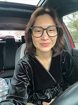 A-ZJunn online show from March 3, 7:15 am