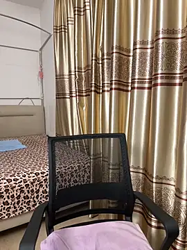 A-ZJunn online show from March 31, 12:40 pm