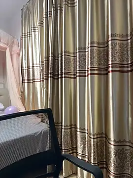 A-ZJunn online show from April 30, 12:56 pm