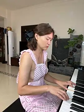 A-ZJunn online show from June 4, 1:05 pm